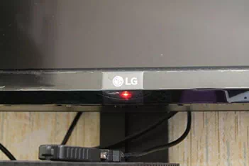 Телевизор LG не включается, индикатор мигает